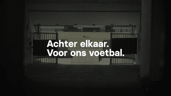Achter_elkaar_ons_voetbal